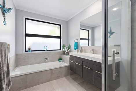 Photo of property in 32 Riddington Rise, Ohauiti, Tauranga, 3112