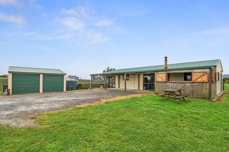 Photo of property in 293 Koputarao Road, Koputaroa, Shannon, 5575