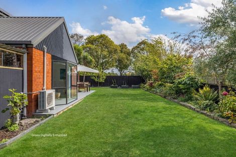 Photo of property in 20 Sheraton Place, Redwood, Christchurch, 8051