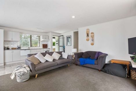 Photo of property in 70 Racecourse Road, Waiuku, 2123