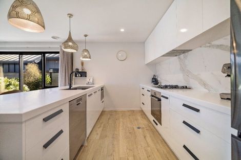 Photo of property in 13 Wheat Street, Jacks Point, Queenstown, 9371