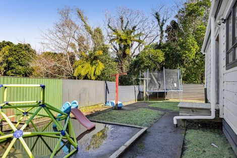 Photo of property in 9 Carrington Street, Inglewood, 4330