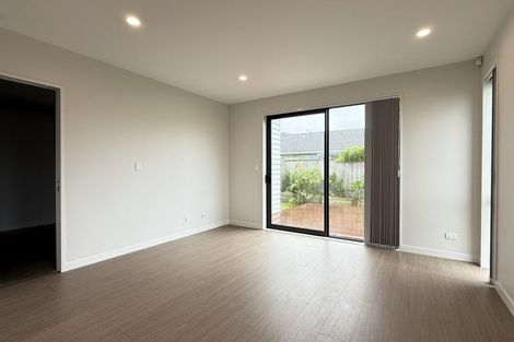 Photo of property in 5/21 Akoranga Drive, Northcote, Auckland, 0627
