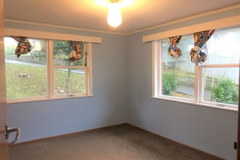 Photo of property in 38 Saint Johns Terrace, Tawa, Wellington, 5028