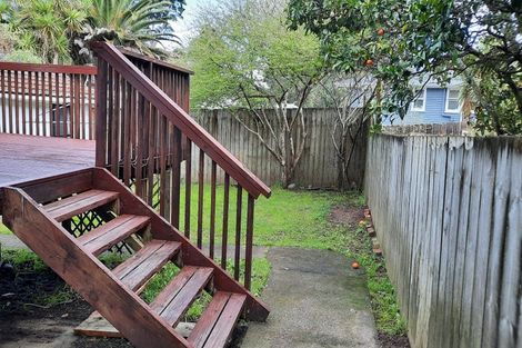 Photo of property in 142 Edgewater Drive, Pakuranga, Auckland, 2010
