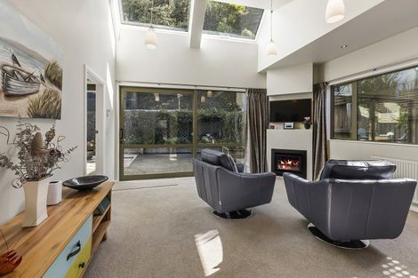 Photo of property in 118 Breaker Bay Road, Breaker Bay, Wellington, 6022