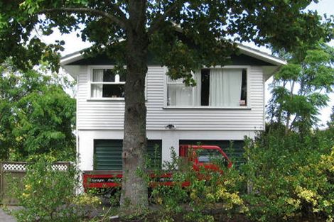 Photo of property in 3 Barnfield Place, Glendene, Auckland, 0602