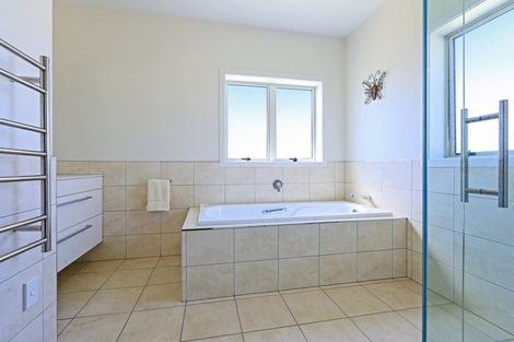 Photo of property in 24 Gavin Black Street, Meeanee, Napier, 4112