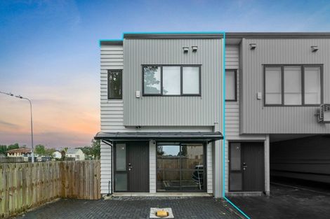 Photo of property in 2f Cadiz Place, Red Hill, Papakura, 2110