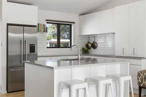 Photo of property in 2/10 Ewen Alison Avenue, Devonport, Auckland, 0624