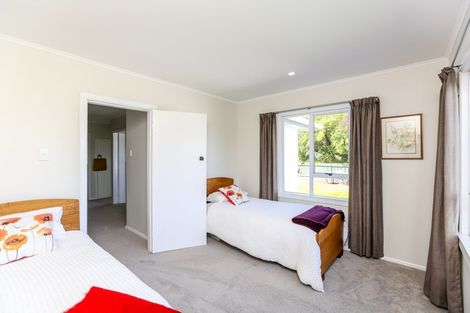 Photo of property in 16 Awanui Street, Merrilands, New Plymouth, 4312