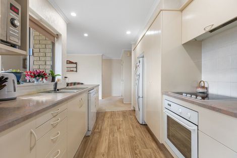 Photo of property in 69 Gravatt Road, Papamoa Beach, Papamoa, 3118