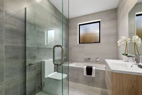 Photo of property in 3 Ropere Street, Kumeu, 0810