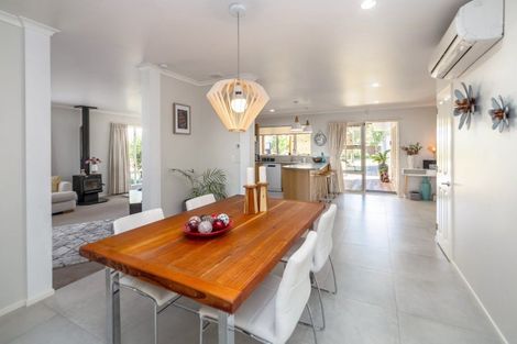 Photo of property in 20 Philip Street, Carterton, 5713