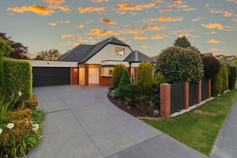 Photo of property in 17 Greystoke Lane, Avonhead, Christchurch, 8042