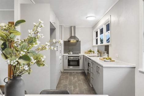 Photo of property in 2/49 Wolsley Avenue, Milford, Auckland, 0620