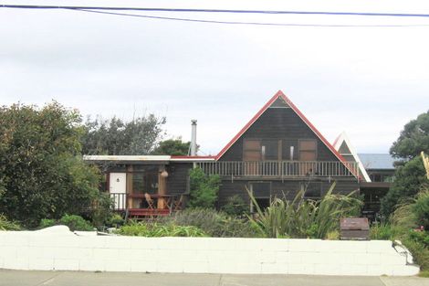 Photo of property in 97 Marine Parade, Paraparaumu Beach, Paraparaumu, 5032