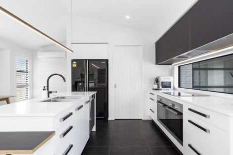 Photo of property in 38 Puhirake Crescent, Pyes Pa, Tauranga, 3112