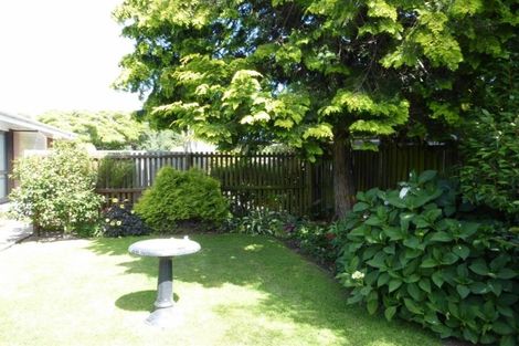 Photo of property in 2/7a Curletts Road, Sockburn, Christchurch, 8042