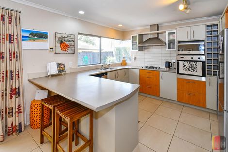 Photo of property in 204 Wattle Farm Road, Wattle Downs, Auckland, 2103