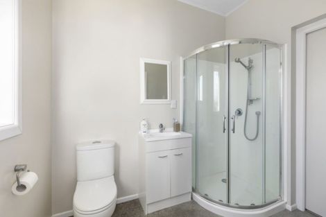 Photo of property in 33 Tawhai Street, Stokes Valley, Lower Hutt, 5019