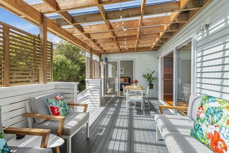 Photo of property in 18 Raumati Terrace, Khandallah, Wellington, 6035