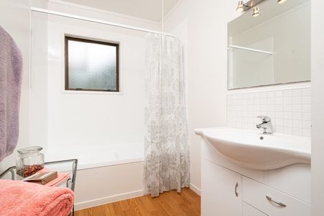 Photo of property in 1069 Scenic Drive North, Swanson, Auckland, 0816