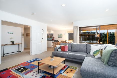 Photo of property in 1/11 Javelin Place, West Harbour, Auckland, 0618