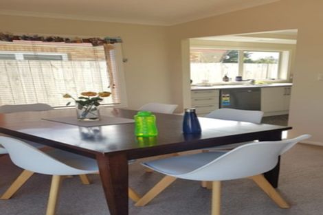 Photo of property in 2/11 Anne Mclean Drive, Bayview, Auckland, 0629