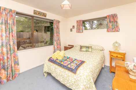 Photo of property in 2/215 Memorial Avenue, Burnside, Christchurch, 8053