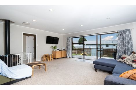Photo of property in 99 Bruce Mclaren Road, Henderson, Auckland, 0612