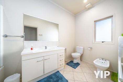 Photo of property in 45 Tamworth Crescent, Newlands, Wellington, 6037