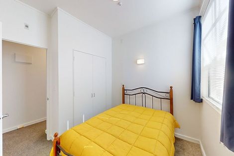 Photo of property in 17 Kent Terrace - Kent Apartments, 3f/16 Kent Terrace, Mount Victoria, Wellington, 6011