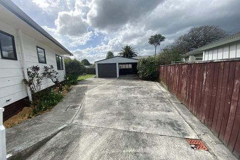 Photo of property in 2 Oak View Place, Greytown, 5712