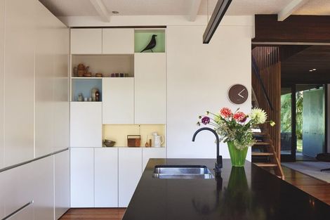 Photo of property in 72 West End Road, Westmere, Auckland, 1022