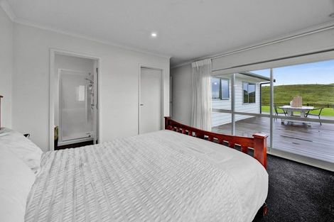 Photo of property in 2088 South Road, Okato, New Plymouth, 4374