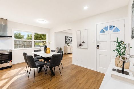 Photo of property in 9 Oteha Valley Road, Northcross, Auckland, 0632