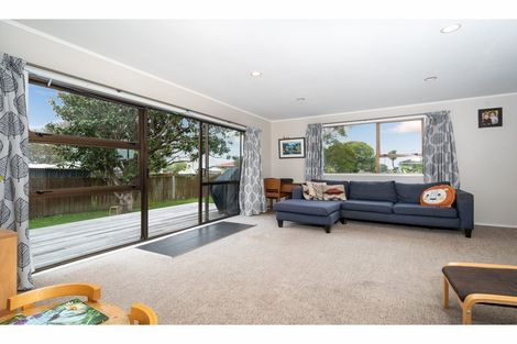 Photo of property in 99 Bruce Mclaren Road, Henderson, Auckland, 0612