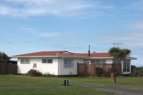 Photo of property in 55 Lee Street, Castlecliff, Whanganui, 4501