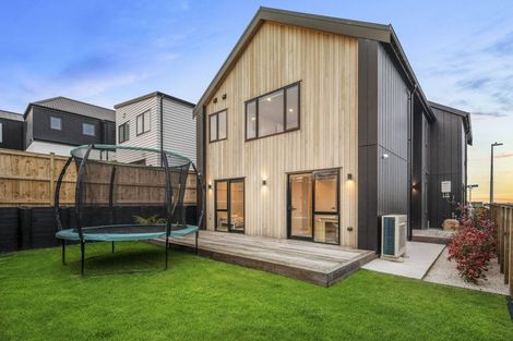 Photo of property in 49 Kumukumu Road, Long Bay, Auckland, 0630