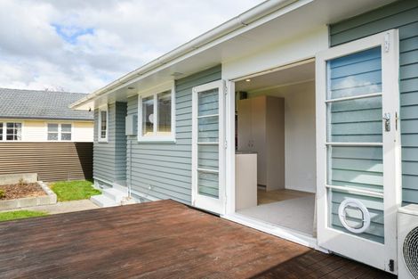Photo of property in 5 Acacia Street, Kelvin Grove, Palmerston North, 4414