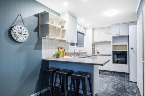 Photo of property in 15 Bowline Place, Whitby, Porirua, 5024