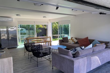 Photo of property in 3/27 Rangitoto Terrace, Milford, Auckland, 0620