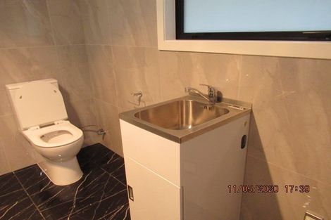 Photo of property in 5 Fernhaven Place, Massey, Auckland, 0614