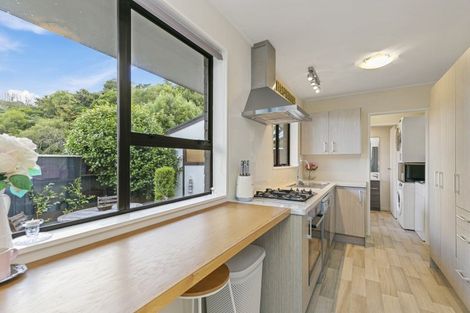 Photo of property in 2/75 Delhi Crescent, Khandallah, Wellington, 6035