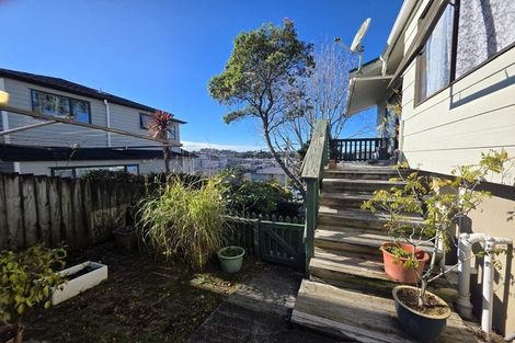 Photo of property in 1/12 Woodall Place, Totara Vale, Auckland, 0627