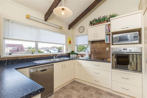 Photo of property in 1/9 Courant Place, Clover Park, Auckland, 2019