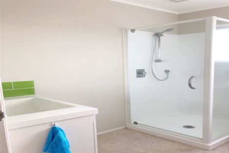 Photo of property in 32c Oranga Avenue, Onehunga, Auckland, 1061