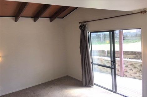 Photo of property in 15 Van Dyke Place, West Harbour, Auckland, 0618