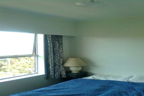 Photo of property in 1/15 Roberts Avenue, Bayswater, Auckland, 0622